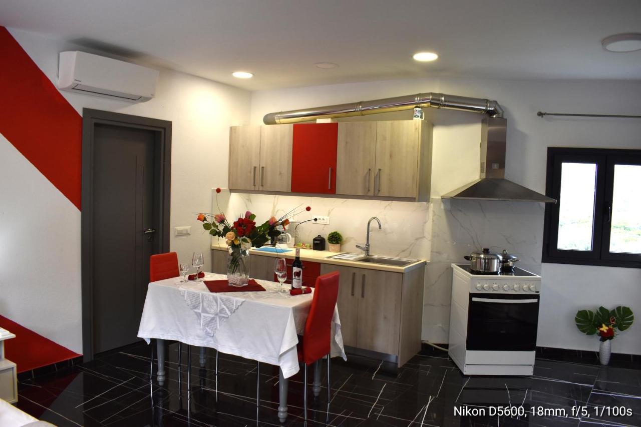 Istron Corner Apartments ภายนอก รูปภาพ
